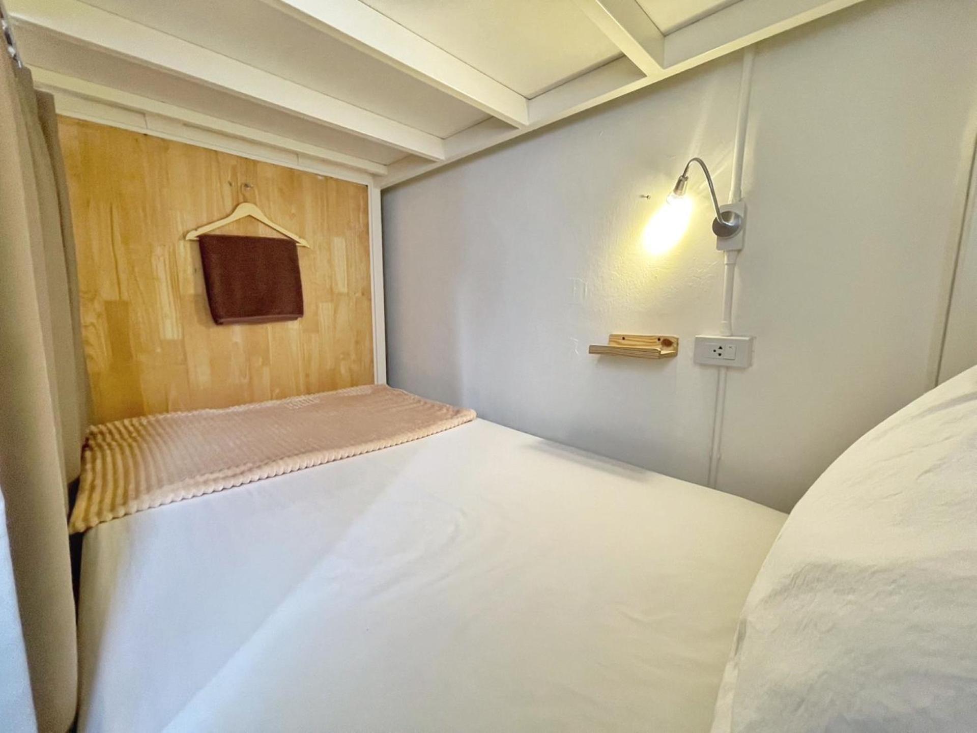 Purr Hostel Phuket Bagian luar foto